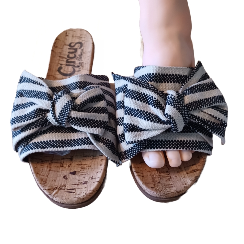 CIRCUS BY SAM EDELMAN "NINETTE" SLIDES SIZE 8.5 NWOT